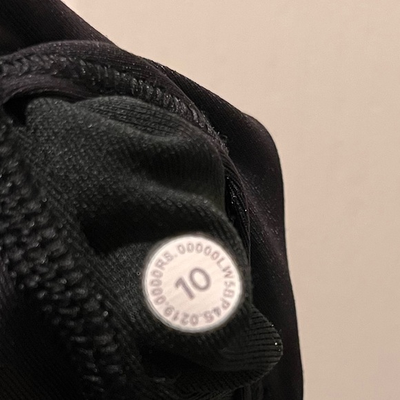 Women’s Lululemon Leggings - Picture 4 of 4